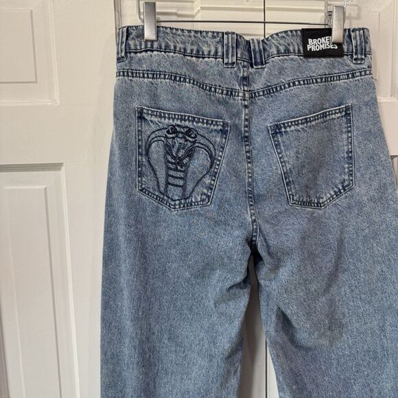 Broken Promises Blue Denim Cobra Baggy Skater Grunge 90’s Y2K Jeans Size 32 EUC - Picture 6 of 14